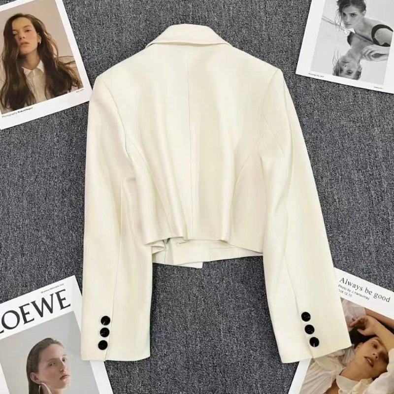 Blazer Feminino Alfaiataria Modelo Curto