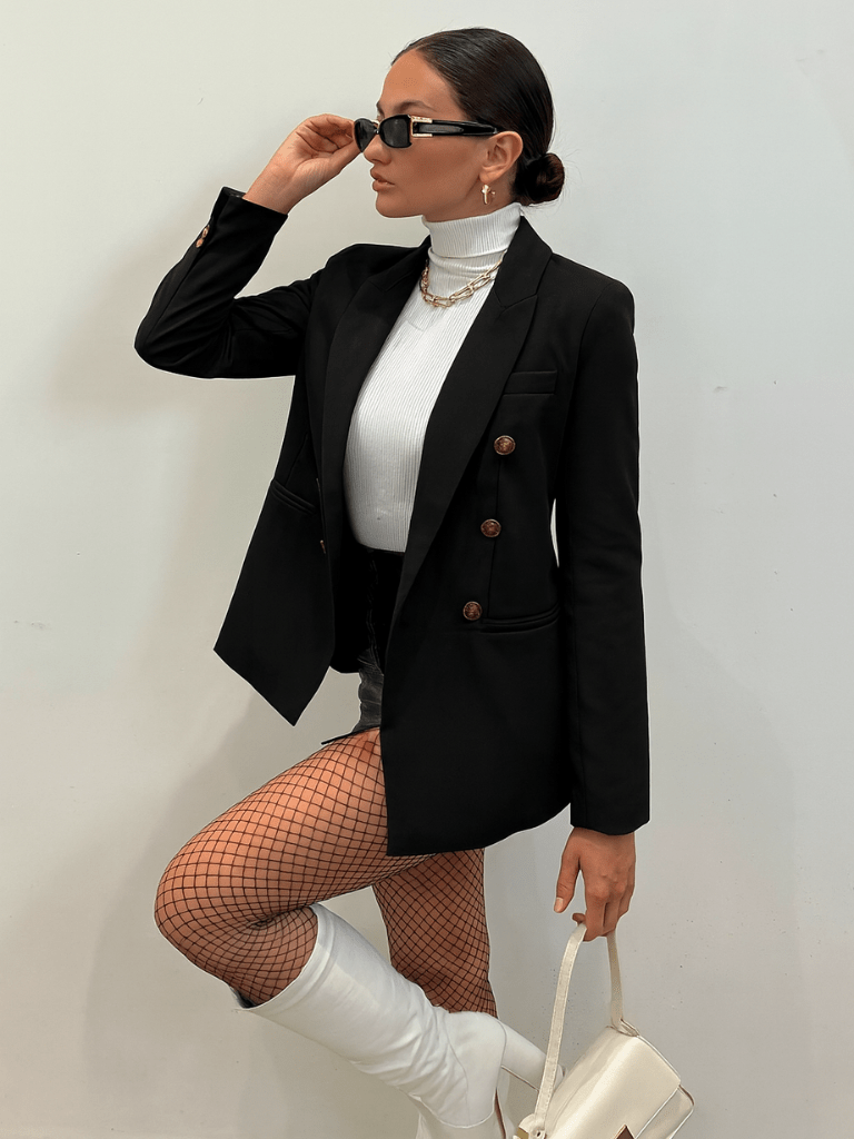 Blazer Feminino Gola de Xale Abotoamento Duplo Preto