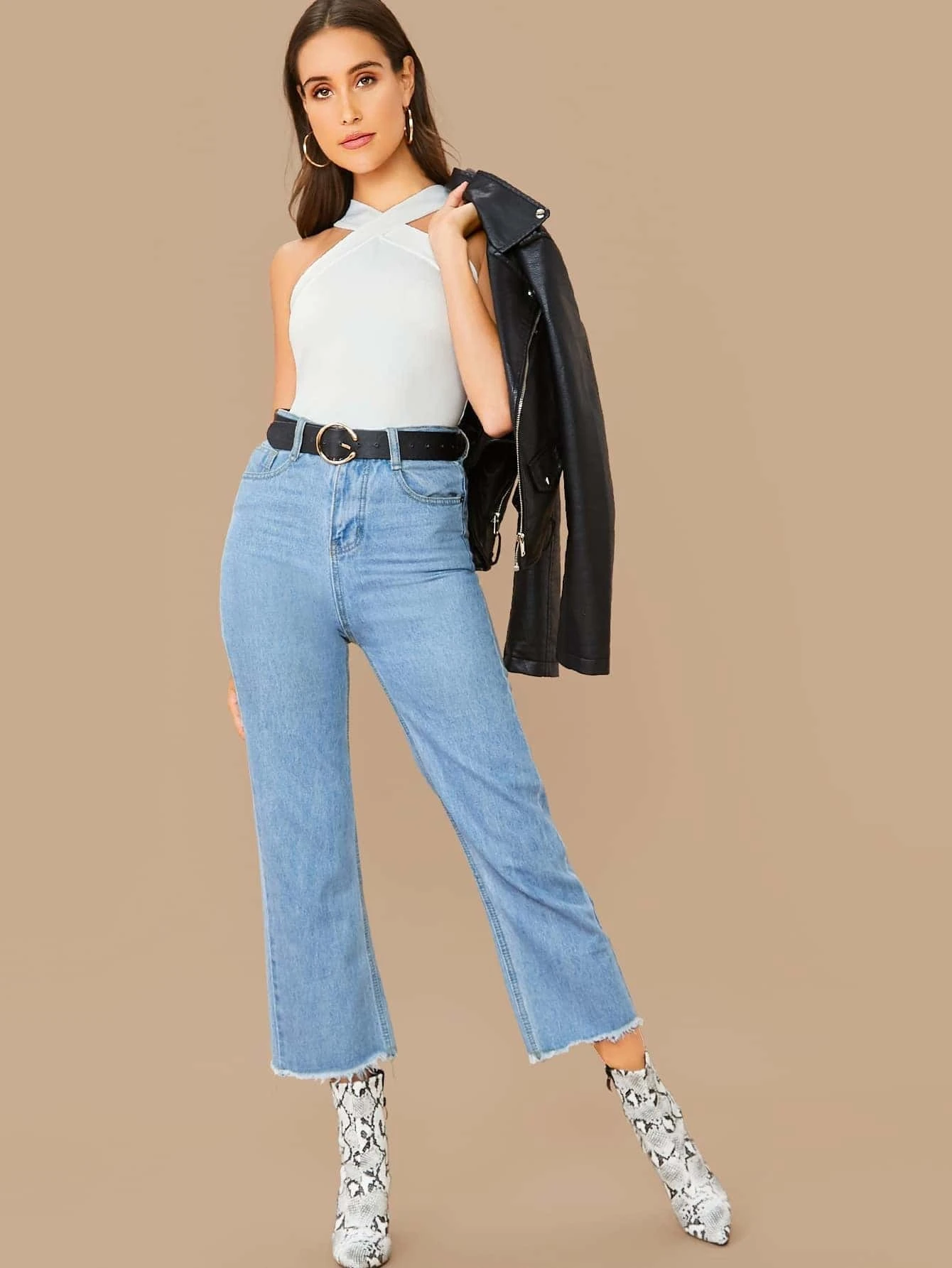 Blusa Feminina Branca Gola Transpassada