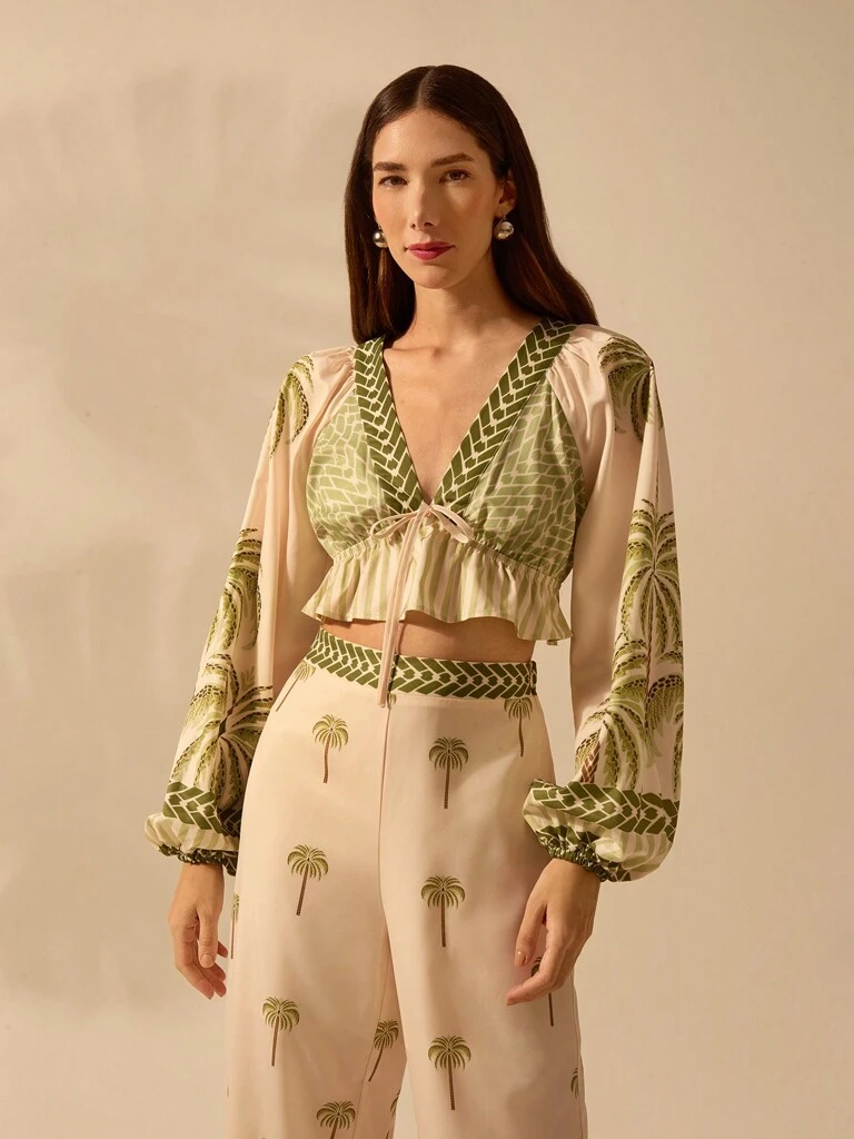 Blusa Feminina Decote em V Manga Bufante Estampa Tropical