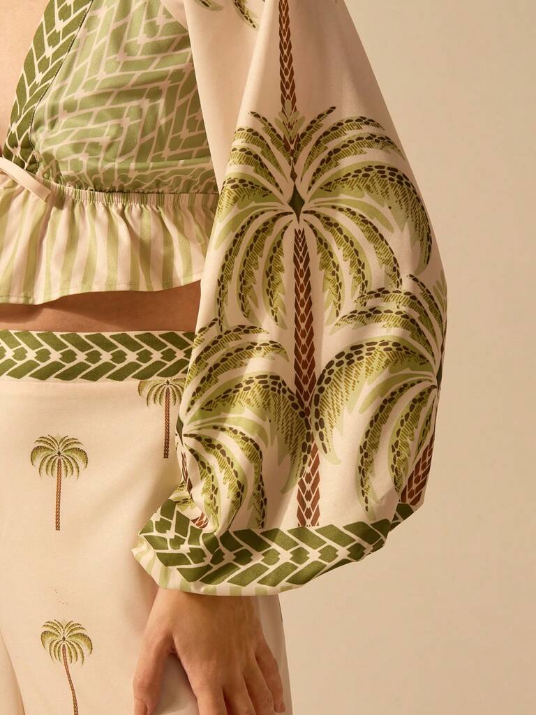 Blusa Feminina Decote em V Manga Bufante Estampa Tropical