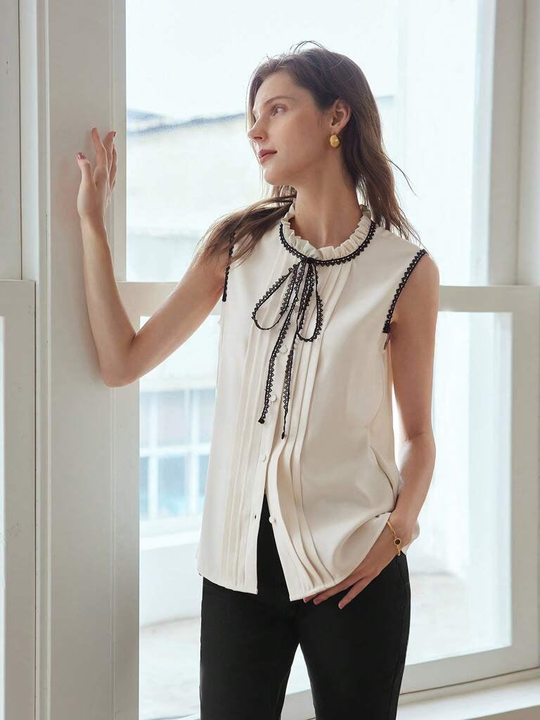 Blusa Feminina Plissada com Laços Gola Alta Gênova