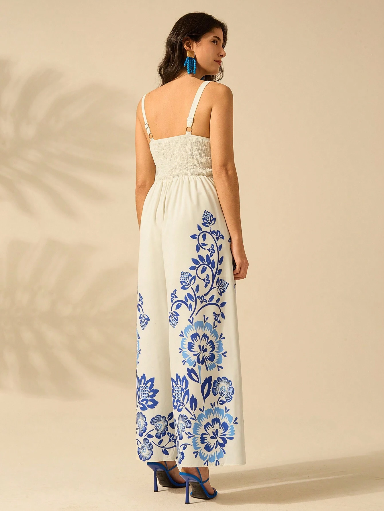 Macacão Feminino Estampa Tropical Azul e Branca
