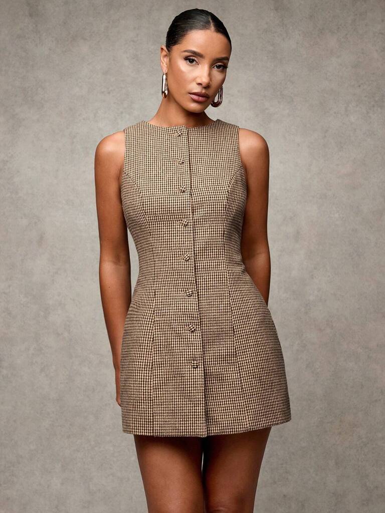 Vestido Curto Casual Decote Careca Marrom Cíntia
