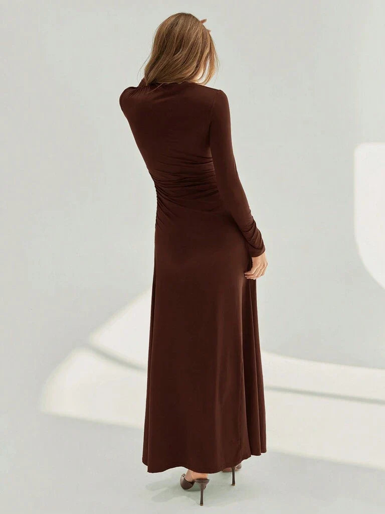 Vestido Longo Assimétrica e Franzida Marrom Anne
