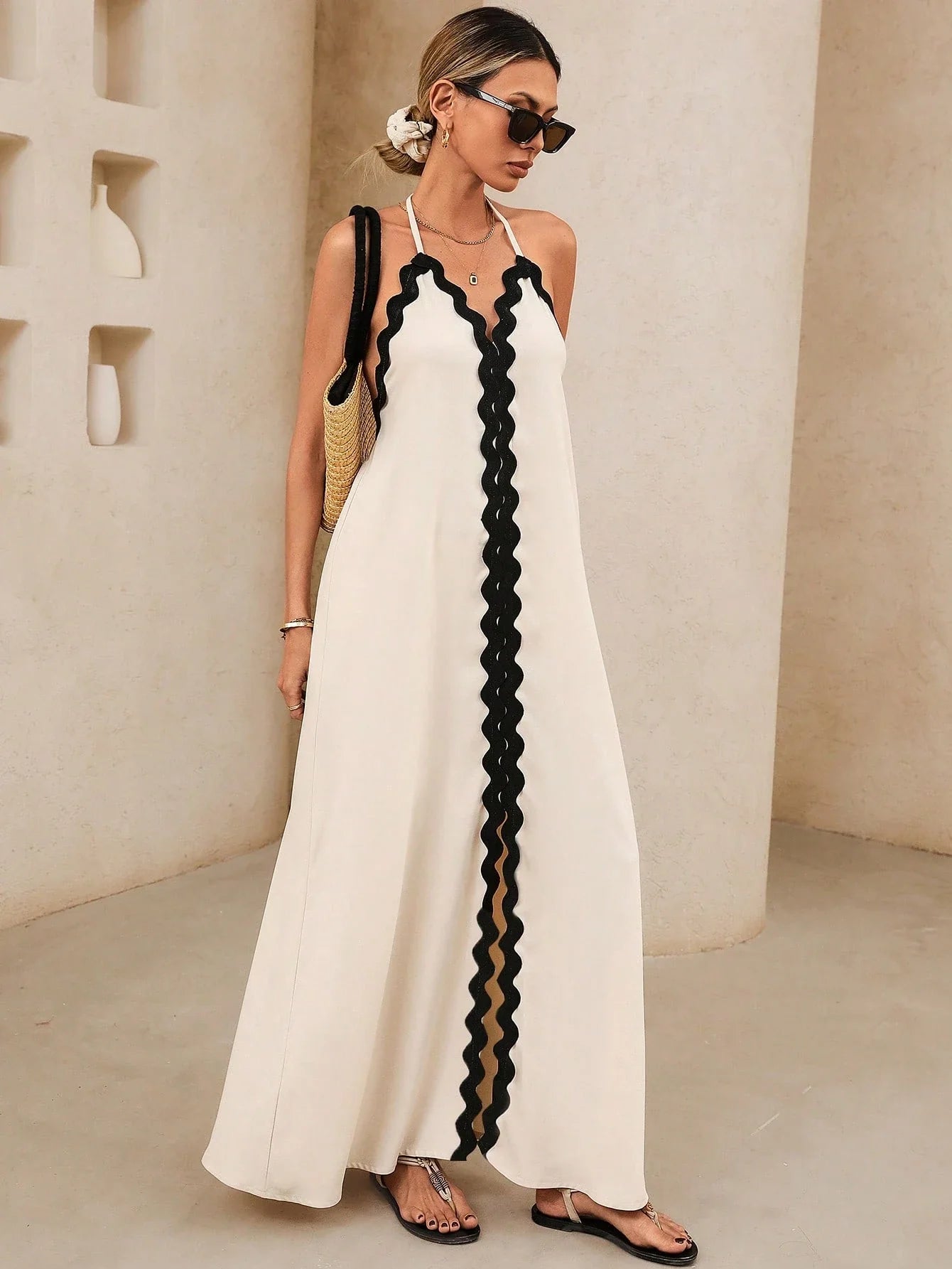 Vestido Longo com Alça e Costas Abertas Bege Eliza