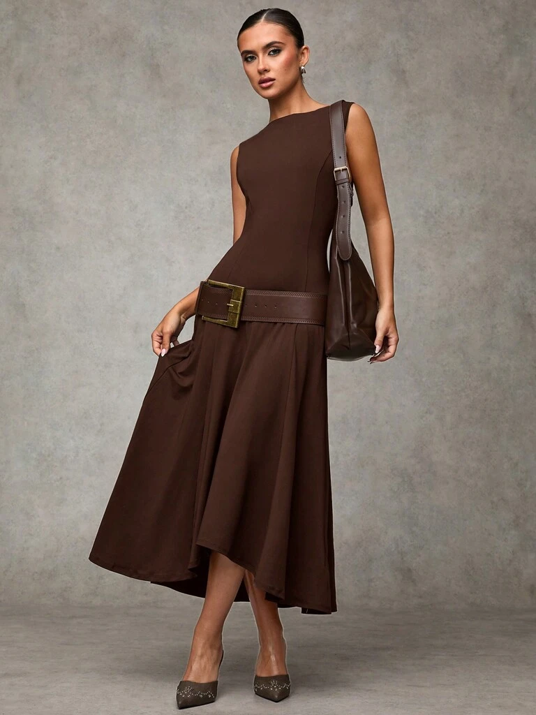 Vestido Midi Elegante sem Mangas Cor Café Tereza