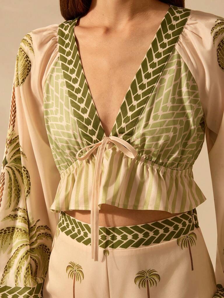 Blusa Feminina Decote em V Manga Bufante Estampa Tropical
