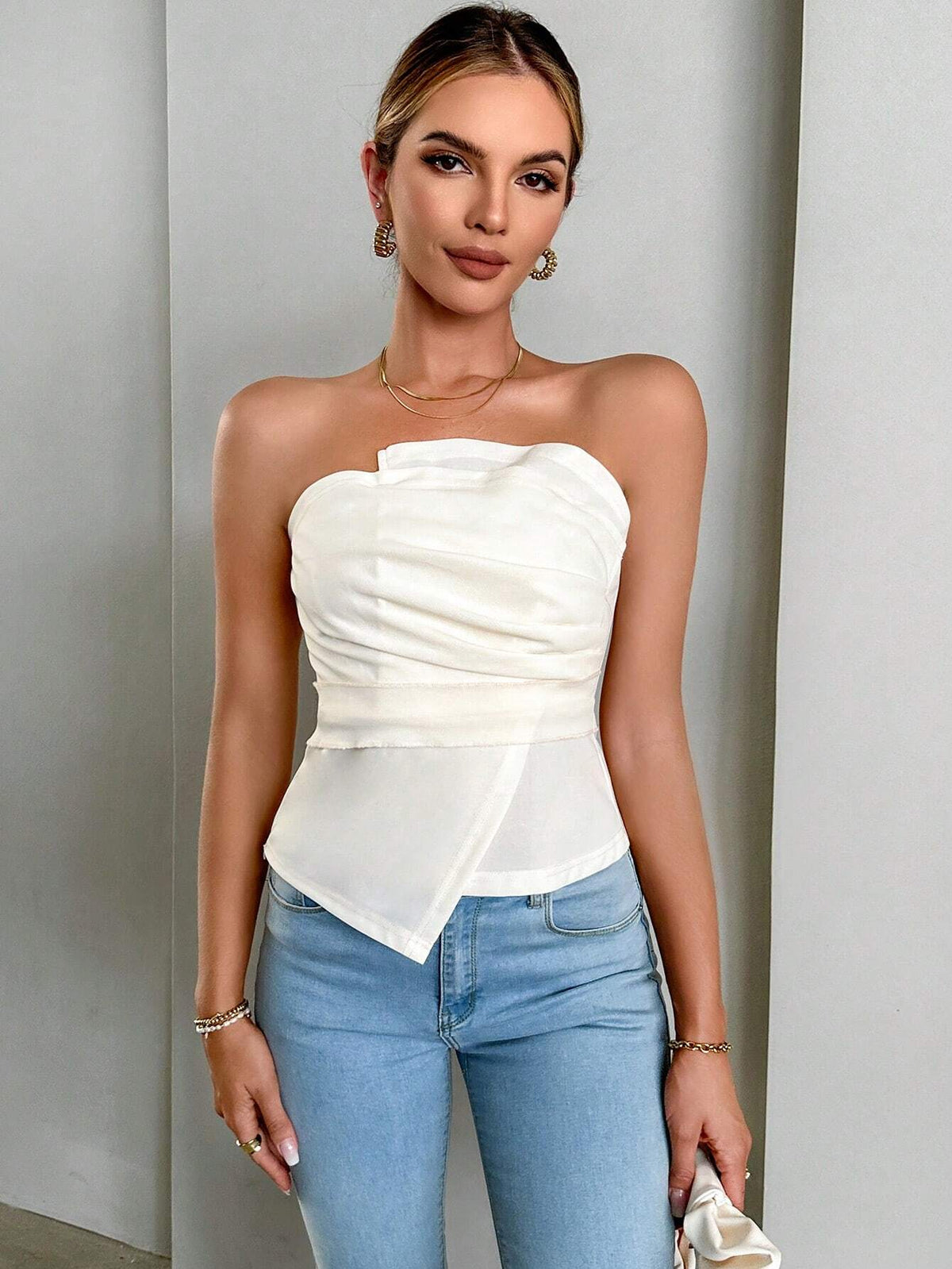 Blusa Feminina Tubo Bainha Assimétrica Branca