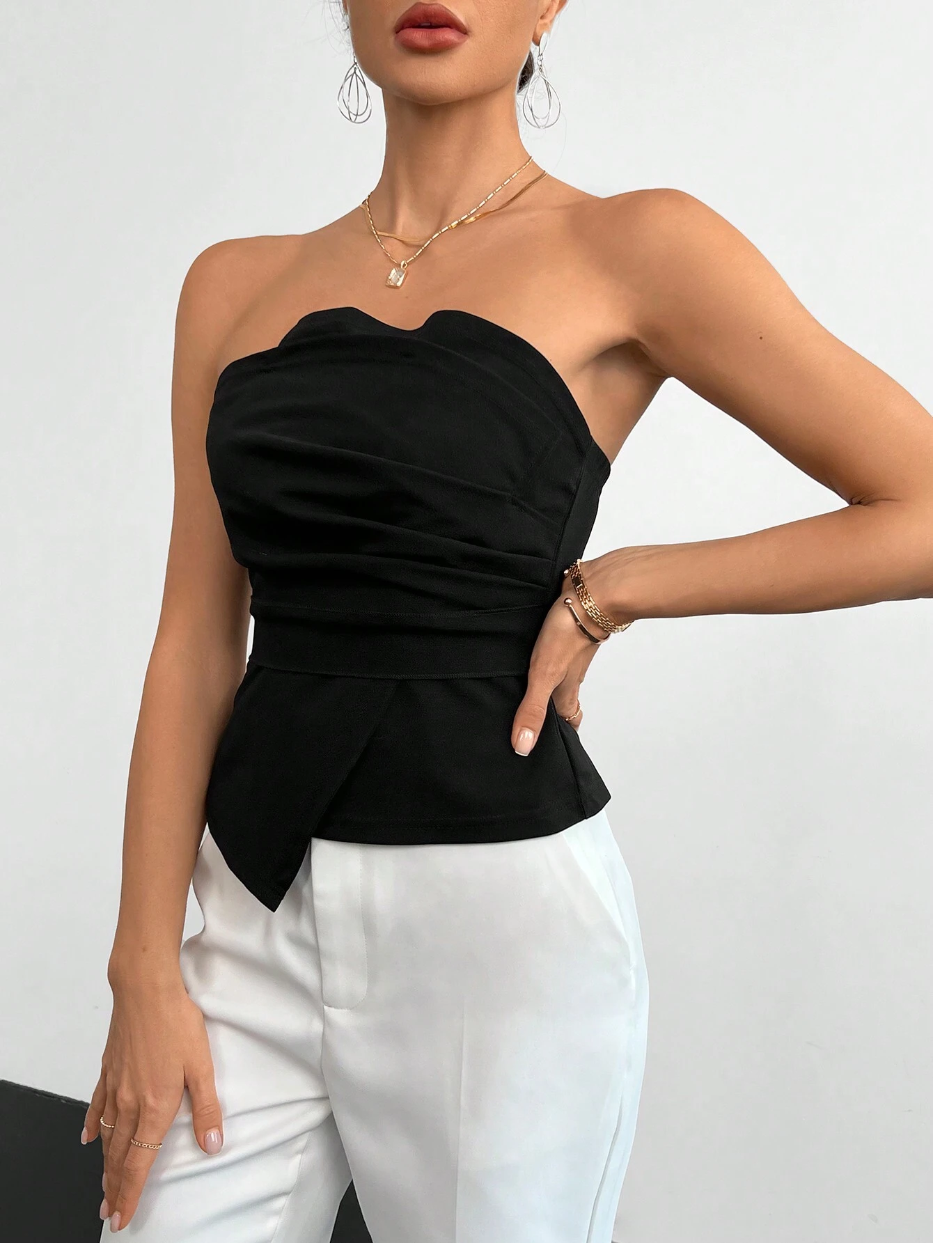 Blusa Feminina Tubo Bainha Assimétrica Preto
