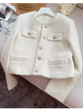 Casaco Feminino Modelo Curto