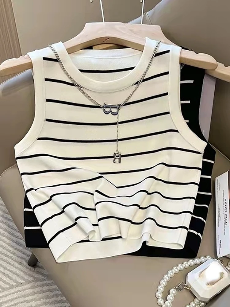 Cropped Feminino Listrado Modelo Básico