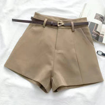 Short Feminino Alfaiataria Bege Com Cinto