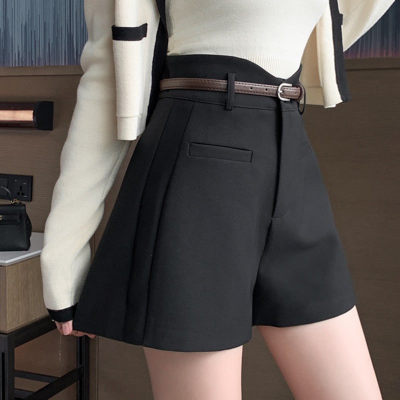 Short Feminino Com Cinto Modelo Rio