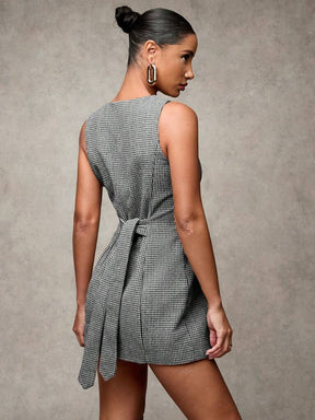 Vestido Curto Casual Decote Careca Preto Cíntia