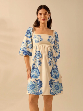 Vestido Curto Manga Bufante Modelo Tereza